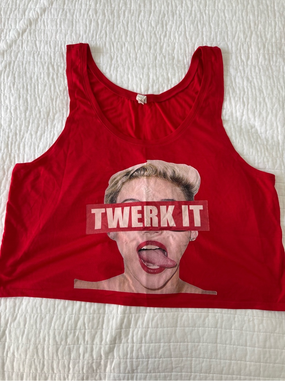 Miley Cyrus Bangerz Tour 'TWERK IT' Red Crop - M